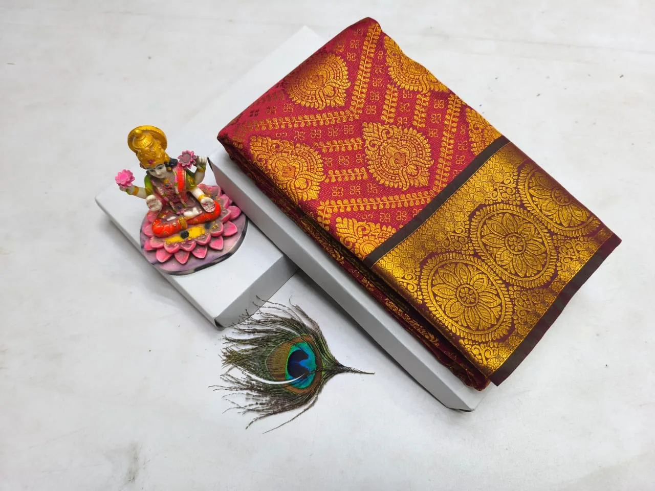 Maroon Red Peacock Motif Round Medallion Border Kanchipuram Silk Saree